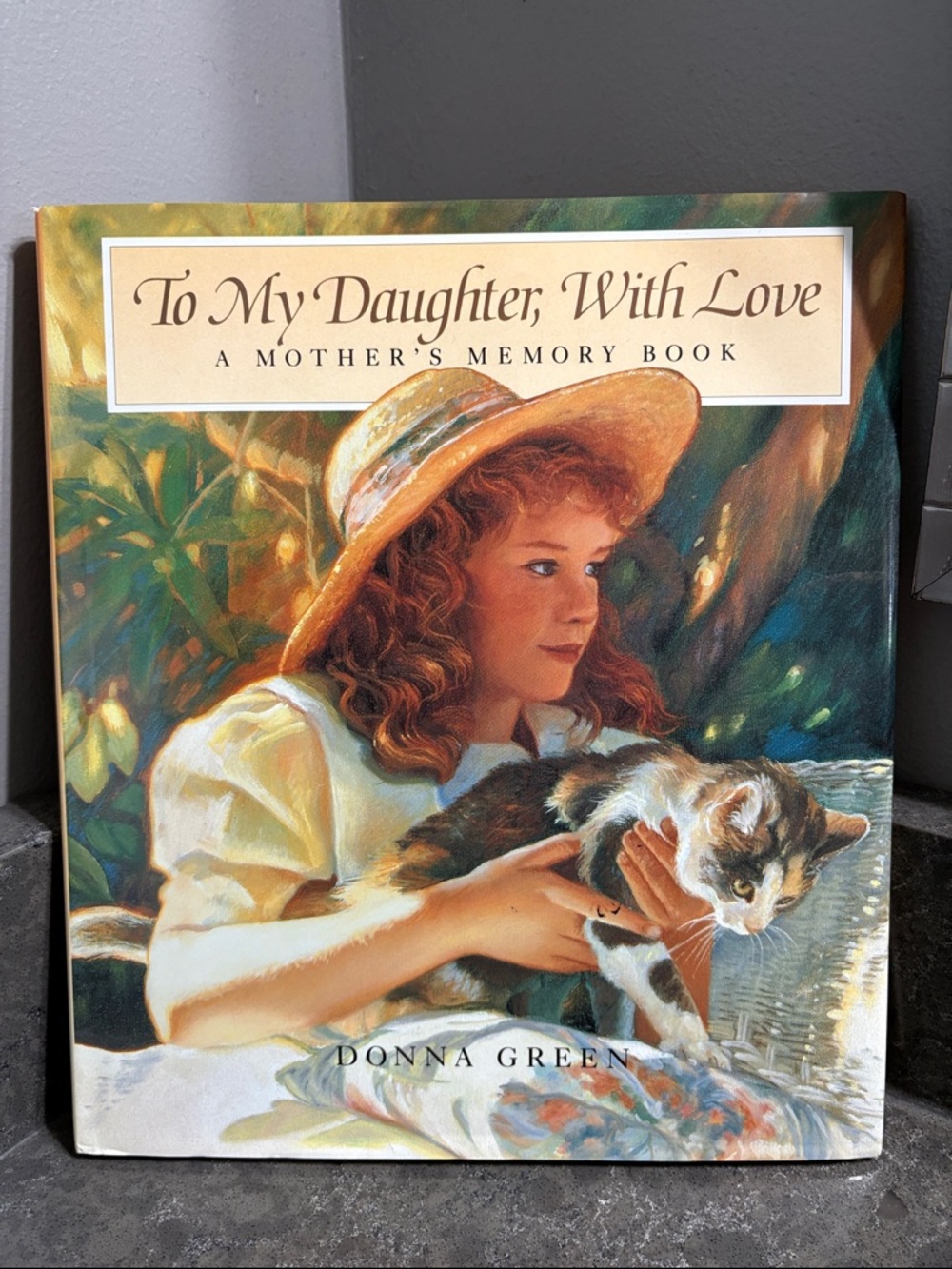 To My Daughter, With Love: A Mother’s Memory Book by - Cream & Brown